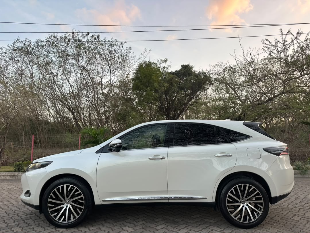 TOYOTA HARRIER NEW MODEL thumbnail 11